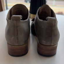 Load image into Gallery viewer, Freebird Mabel Leather Oxford Shoes | Distressed Western Style | Savour Clothing