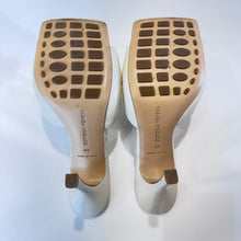 Load image into Gallery viewer, Bottega Veneta | Women's Cream Quilted Leather Heel Mules | Size: 40