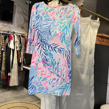 Load image into Gallery viewer, Back view Lilly Pulitzer underwater print dress