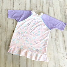 Load image into Gallery viewer, Platypus Australia | Girl&#39;s Pink and Purple Seahorse and Seashell Short Sleeve Swim Top | Size: 4T
