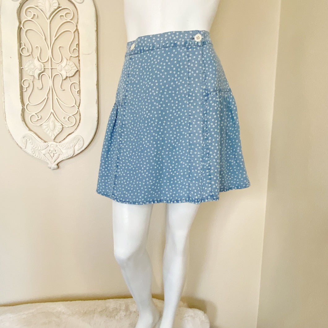 Madewell | Women's Blue and White Shirred Wrap Mini Skirt in Indigo Daisies | Size: 4