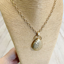 Load image into Gallery viewer, Womens Gold Hammered Teardrop Chain Necklace
