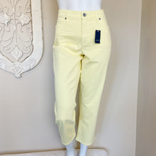 Load image into Gallery viewer, Lands&#39; End | Women&#39;s Faint Lemon Mid Rise Crop Jeans with Tags | Size: 8
