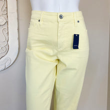 Load image into Gallery viewer, Lands&#39; End | Women&#39;s Faint Lemon Mid Rise Crop Jeans with Tags | Size: 8
