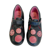 Load image into Gallery viewer, Umi | Girl&#39;s Black and Pink Flower Leather Mary Jane Shoes | Size: 7
