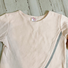 Load image into Gallery viewer, Dodo Wear | Girls Light Pink and Gray Wrap Pullover Top | Size: 4T
