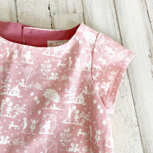 Load image into Gallery viewer, Je suis en CP! | Girl&#39;s Pink and White Short Sleeve Dress | Size: 18M
