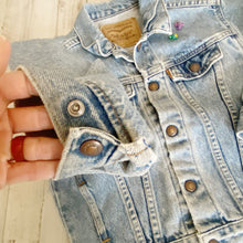 Load image into Gallery viewer, Levi Strauss | Childrens Vintage Blue Denim Orange Tab Snap Jean Jacket | Size: 6
