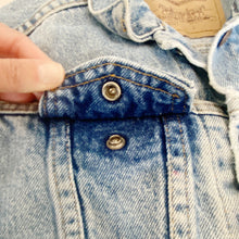 Load image into Gallery viewer, Levi Strauss | Childrens Vintage Blue Denim Orange Tab Snap Jean Jacket | Size: 6
