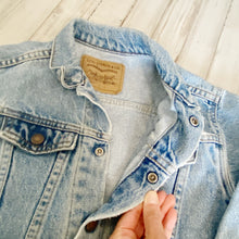 Load image into Gallery viewer, Levi Strauss | Childrens Vintage Blue Denim Orange Tab Snap Jean Jacket | Size: 6
