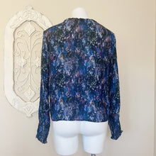 Load image into Gallery viewer, Cloth &amp; Stone | Womens Blue Colorful Print Long Sleeve Blouse | Size: M
