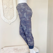 Load image into Gallery viewer, Prana | Women&#39;s Gray Camo Canyon Jogger Pant | Size: 0
