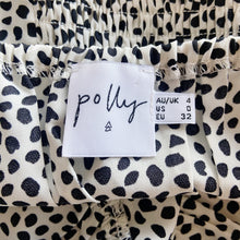 Load image into Gallery viewer, Polly | Women&#39;s White and Black Animal Print Short Sleeve Crop Top | Size: 0
