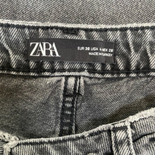 Load image into Gallery viewer, Zara | Women&#39;s Black Vintage Wash Mom Crop Jeans | Size: 4

