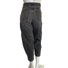 Load image into Gallery viewer, Zara | Women&#39;s Black Vintage Wash Mom Crop Jeans | Size: 4
