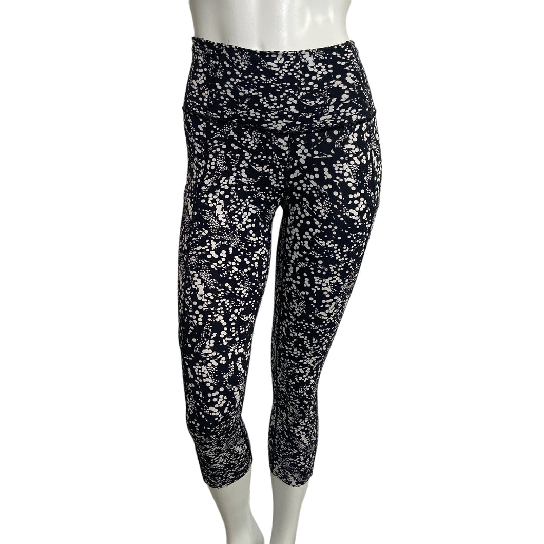 Lululemon | Women's Black and White Pattern Fast and Free Nulux 19