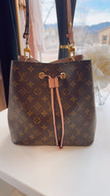 Load image into Gallery viewer, Louis Vuitton NeoNoé MM Monogram Rose Poudré Bucket Bag | Savour Clothing
