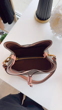 Load image into Gallery viewer, Louis Vuitton NeoNoé MM Monogram Rose Poudré Bucket Bag | Savour Clothing
