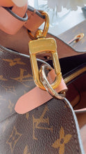 Load image into Gallery viewer, Louis Vuitton NeoNoé MM Monogram Rose Poudré Bucket Bag | Savour Clothing
