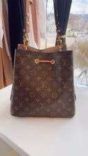Load image into Gallery viewer, Louis Vuitton NeoNoé MM Monogram Rose Poudré Bucket Bag | Savour Clothing
