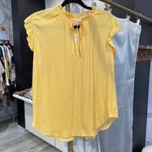 Load image into Gallery viewer, Cupcakes &amp; Cashmere | Women&#39;s Yellow Ruffle Sleeve Blouse | Size: L
