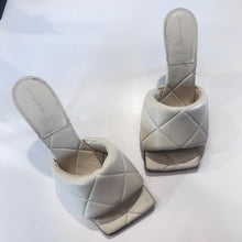 Load image into Gallery viewer, Bottega Veneta | Women's Cream Quilted Leather Heel Mules | Size: 40
