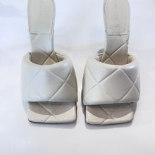 Load image into Gallery viewer, Bottega Veneta | Women's Cream Quilted Leather Heel Mules | Size: 40
