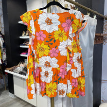 Load image into Gallery viewer, Emily Wonder | Women&#39;s Multi Color Floral Top | Size: L
