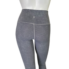 Load image into Gallery viewer, Lululemon | Women&#39;s Blue Gray Lululemon Wunder Under High-Rise 28&quot; Legging Luxtreme | Size: 2
