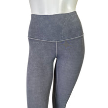 Load image into Gallery viewer, Lululemon | Women&#39;s Blue Gray Lululemon Wunder Under High-Rise 28&quot; Legging Luxtreme | Size: 2
