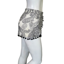 Load image into Gallery viewer, Zara | Women&#39;s Cream and Black Paisley Print Shorts | Size: XS
