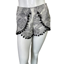 Load image into Gallery viewer, Zara | Women&#39;s Cream and Black Paisley Print Shorts | Size: XS
