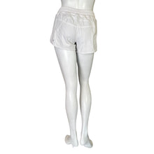 Load image into Gallery viewer, Lululemon | Women&#39;s White Tracker Short | Size: 8
