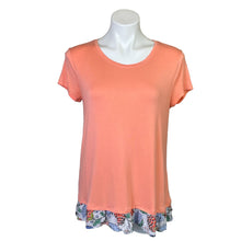 Load image into Gallery viewer, Matilda Jane | Women&#39;s Coral Ruffle Bottom Short Sleeve Shirt | Size: S
