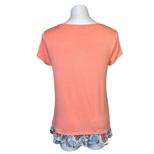 Load image into Gallery viewer, Matilda Jane | Women&#39;s Coral Ruffle Bottom Short Sleeve Shirt | Size: S
