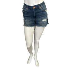 Load image into Gallery viewer, Blank NYC | Women&#39;s Medium Wash The Essex Cut Off Short | Size: 30
