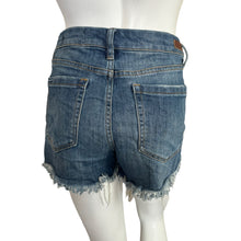 Load image into Gallery viewer, Blank NYC | Women&#39;s Medium Wash The Essex Cut Off Short | Size: 30
