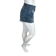 Load image into Gallery viewer, Blank NYC | Women&#39;s Medium Wash The Essex Cut Off Short | Size: 30
