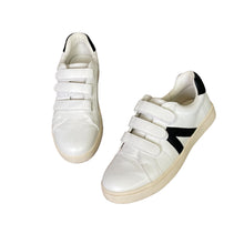 Load image into Gallery viewer, Mia | Women&#39;s White and Black Izzie Sneaker | Size: 8
