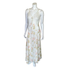 Load image into Gallery viewer, Victoria&#39;s Secret | Women&#39;s Vintage Cream Floral Sleep Slip and Kimono Set | Size: M
