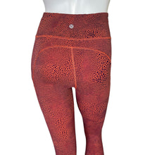 Load image into Gallery viewer, Lululemon | Women&#39;s Orange and Blue Pattern Ivigorate HR 25&quot; Tight with Tags | Size: 4
