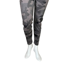 Load image into Gallery viewer, White House Black Market | Womens Green Camo The Runway Legging | Size: 8
