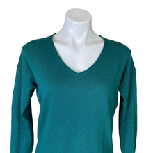 Load image into Gallery viewer, J. Crew | Women&#39;s Green Wool Blend Slight V Pullover Sweater | Size: XS
