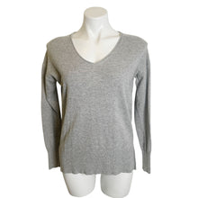 Load image into Gallery viewer, J. Crew | Women&#39;s Gray Wool Blend Slight V Pullover Sweater | Size: XS
