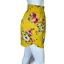 Load image into Gallery viewer, DR2 | Women&#39;s Yellow Floral Print Skort | Size: L
