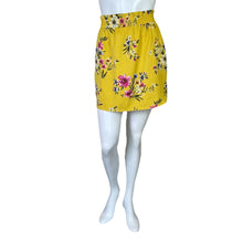 Load image into Gallery viewer, DR2 | Women&#39;s Yellow Floral Print Skort | Size: L
