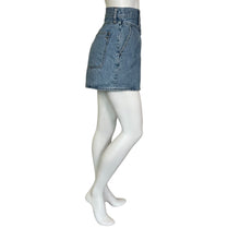 Load image into Gallery viewer, Madewell | Women&#39;s Blue Denim Center Seam Mom Jean Shorts | Size: 30
