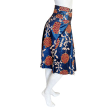 Load image into Gallery viewer, Robert Rodriguez | Women&#39;s Shimmer Blue and Red Embroidered Flower Flare Skirt | Size: 2
