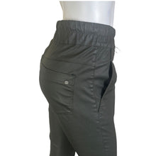 Load image into Gallery viewer, Bevy Flog | Women&#39;s Shely Green Vegan w/ Rose Gold Tie | Size: 25
