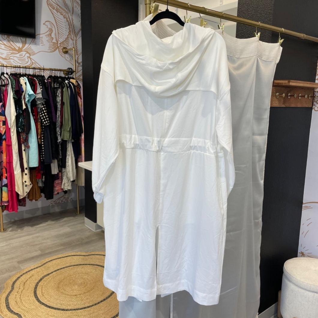 Rae Mode | Women's Cream Long Zip Front Jacket | Size: L
